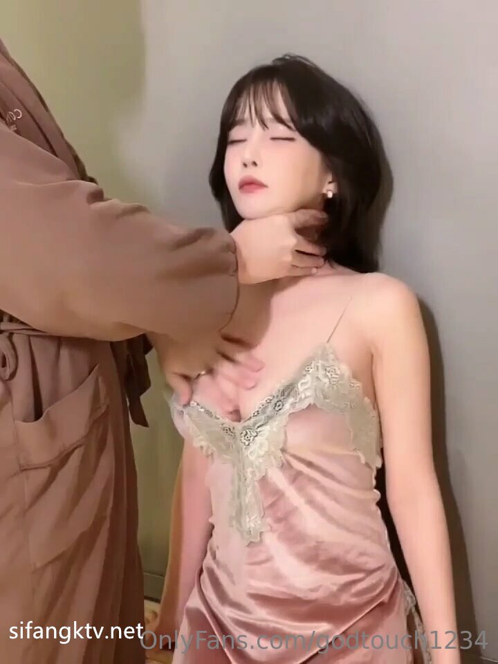 可爱漂亮美女主播假屌大力插穴很淫荡！叫声甜美超动听
